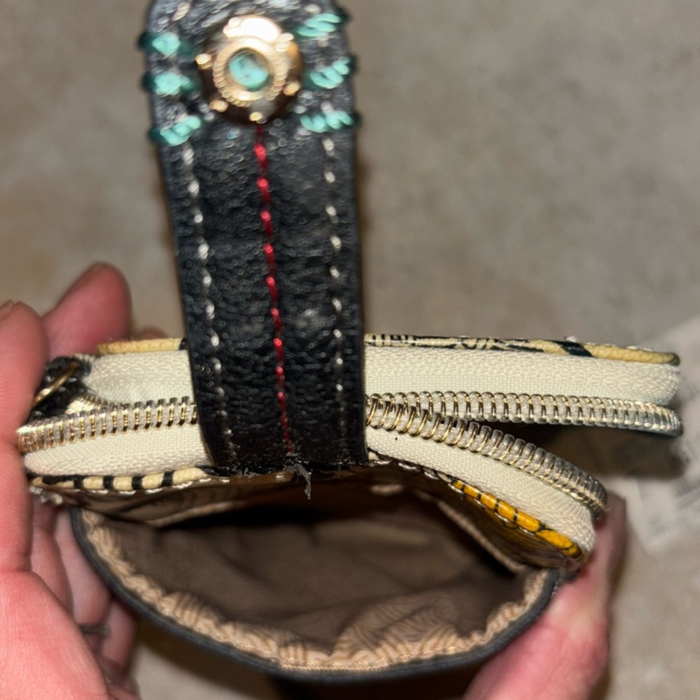 SAKROOTS SENDGEFN BUNDLE,, LOST wander WRISTLET CARD HOLDER PASSPORT HOLDER NWT - Picture 8 of 16